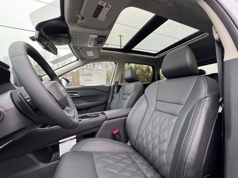 New 2026 Nissan Rogue Platinum w/ Platinum Premium Package AWD/4WD image 16