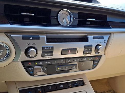 Used 2014 Lexus ES 350 w/ Luxury Package FWD image 14