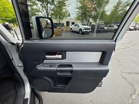 Used 2008 Toyota FJ Cruiser 4WD image 48