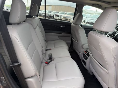 Used 2022 Honda Pilot EX-L image 32