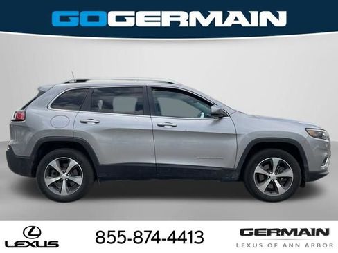 Used 2019 Jeep Cherokee Limited AWD/4WD image 9