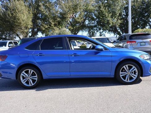 Certified 2023 Volkswagen Jetta SE image 8