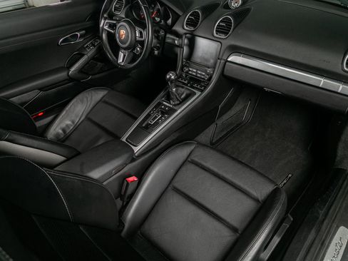 Used 2018 Porsche 718 Boxster w/ Sport Chrono Package RWD image 6