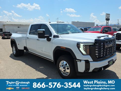 Used 2026 GMC Sierra 3500 Denali Ultimate AWD/4WD image 2