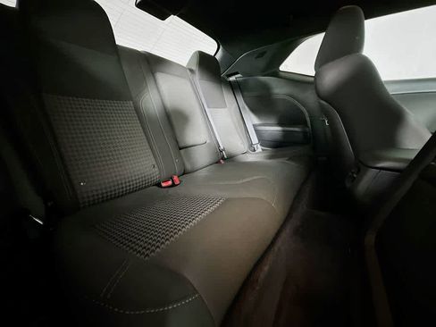 Used 2018 Dodge Challenger R/T image 31