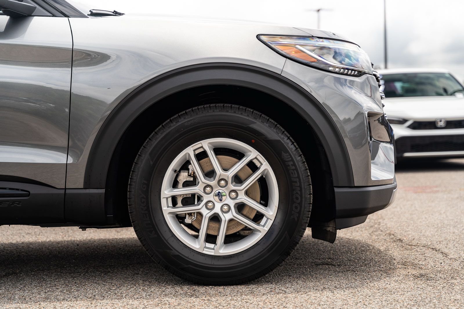 New 2026 Ford Explorer Active w/ Active Comfort Package RWD image 5