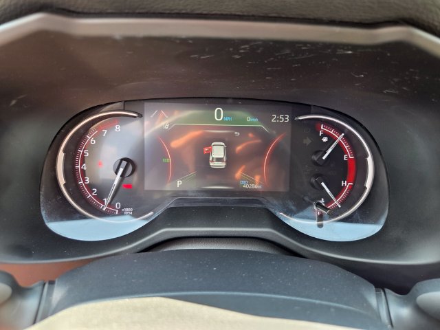 Used 2024 Toyota RAV4 LE FWD image 27