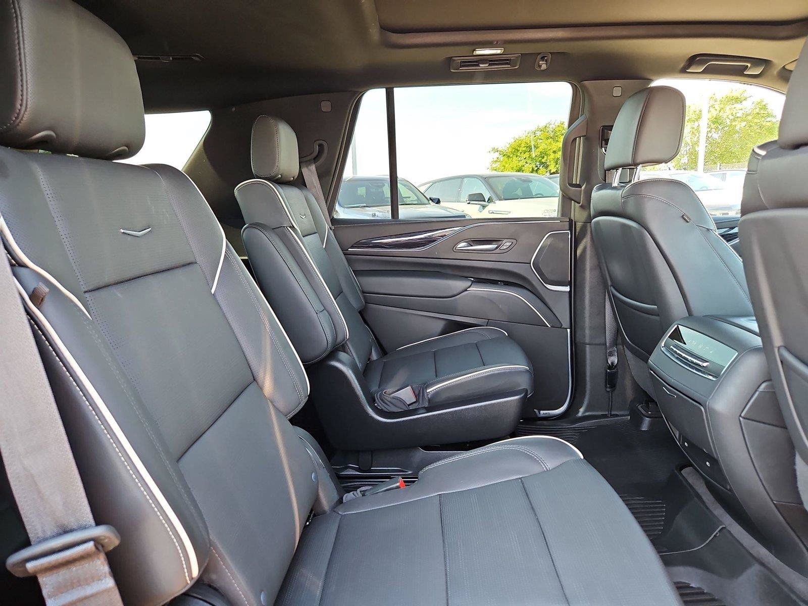 Used 2023 Cadillac Escalade Sport AWD/4WD image 30