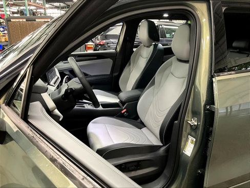 New 2026 Volkswagen Tiguan SE R-Line image 11