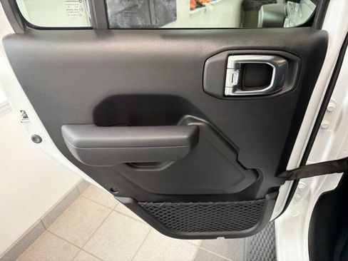 Used 2023 Jeep Wrangler Unlimited Sport AWD/4WD image 13
