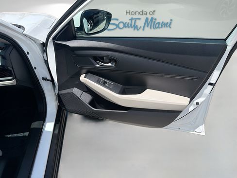 Used 2023 Honda Accord LX image 32