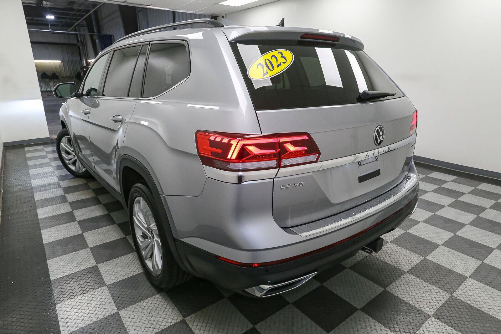 Certified 2023 Volkswagen Atlas SE w/ Panoramic Sunroof Package AWD/4WD image 11