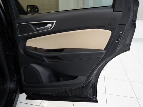 Used 2019 Ford Edge SEL w/ Equipment Group 201A image 28