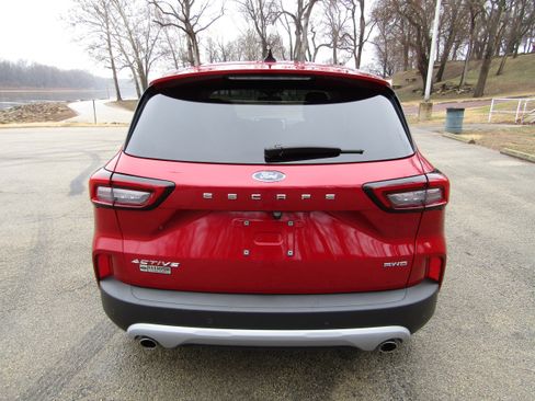 Used 2023 Ford Escape Active w/ Tech Pack #2 image 3