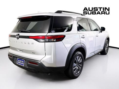 Used 2024 Nissan Pathfinder SV FWD image 7