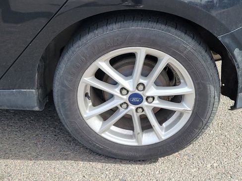 Used 2015 Ford Focus SE FWD image 16