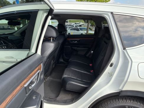 Used 2018 Honda CR-V Touring image 15