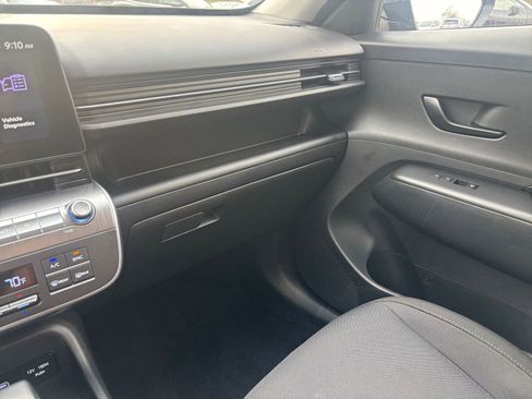 Used 2025 Hyundai Kona SEL image 37
