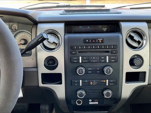 Used 2010 Ford F150 XLT image 6