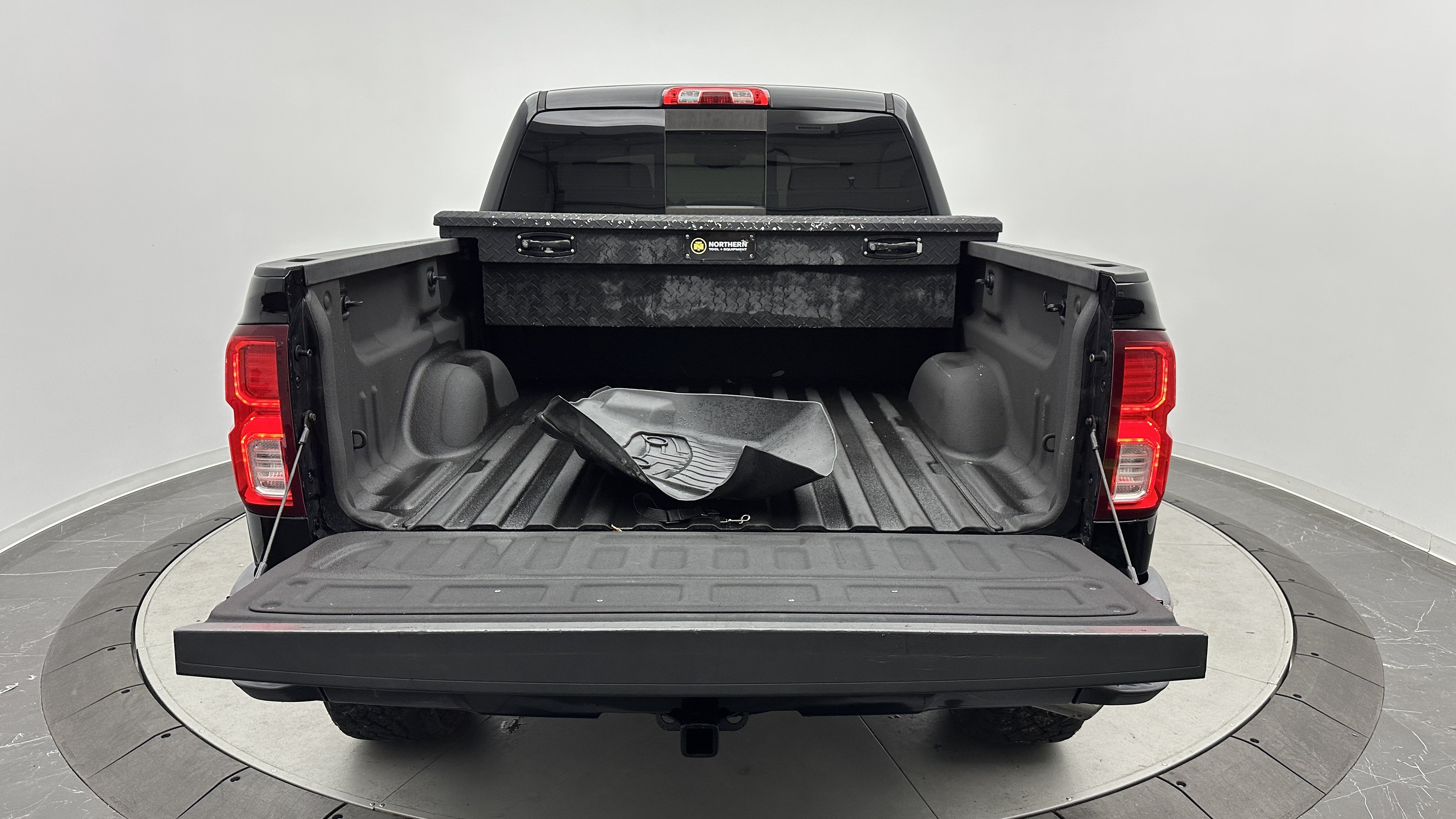 Used 2017 Chevrolet Silverado 1500 High Country AWD/4WD image 31