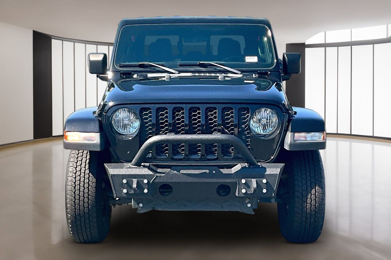 Used 2021 Jeep Gladiator Sport AWD/4WD image 2