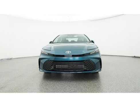 Used 2025 Toyota Camry LE FWD image 37