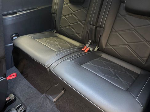 New 2026 Volkswagen Atlas SE image 14