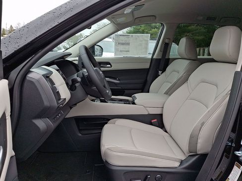 New 2026 Nissan Pathfinder SL AWD/4WD image 7