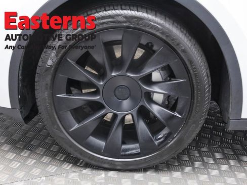 Used 2021 Tesla Model Y Long Range image 29