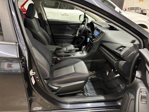 Used 2019 Subaru Crosstrek 2.0i Premium w/ Eyesight System image 19