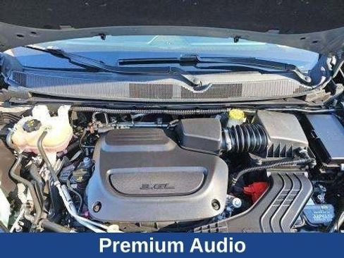 Used 2021 Chrysler Pacifica Touring-L image 23