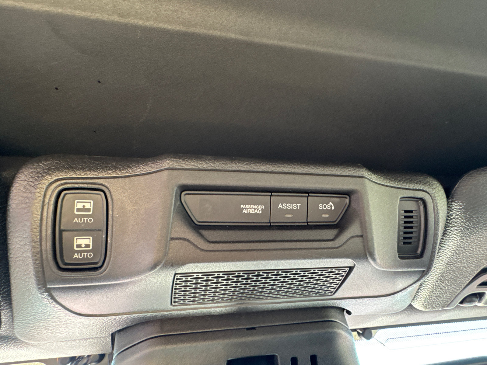 Used 2026 Jeep Wrangler Unlimited Sahara AWD/4WD image 25