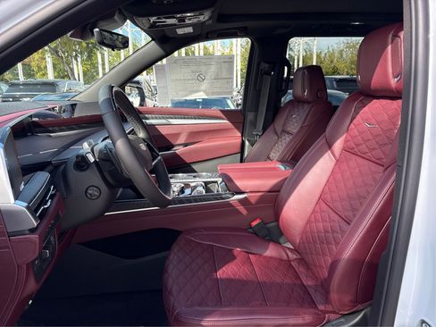 New 2026 Cadillac Escalade Luxury image 9