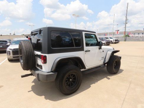 Used 2014 Jeep Wrangler Sport w/ Connectivity Group AWD/4WD image 8