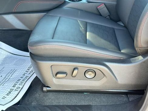 Used 2026 Chevrolet Colorado Z71 w/ Technology Package AWD/4WD image 18