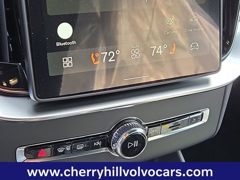 New 2026 Volvo XC90 B6 Plus w/ Protection Package Premier image 12