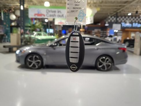 Used 2024 Nissan Altima 2.5 SR w/ SR Premium Package FWD image 4
