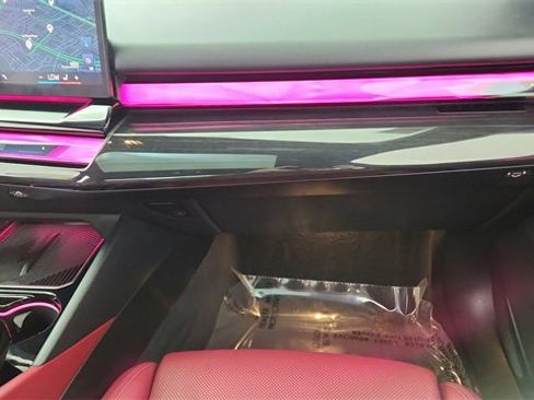 Used 2024 BMW i5 eDrive40i w/ Premium Package image 37