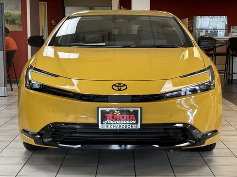 New 2026 Toyota Prius Plug-In Hybrid FWD image 8