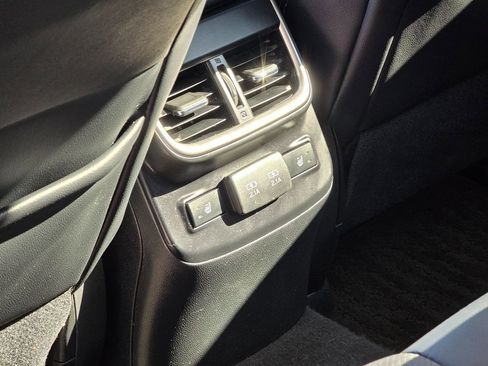 Used 2022 Subaru Outback Limited image 28