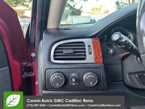 Used 2011 GMC Yukon XL SLT AWD/4WD image 16