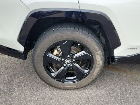 Used 2019 Toyota RAV4 XSE w/ XSE Weather Package image 7