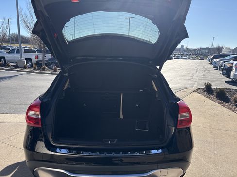 Used 2019 Mercedes-Benz GLA 250 4MATIC image 31