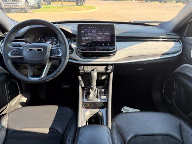Used 2024 Jeep Compass Latitude AWD/4WD image 23