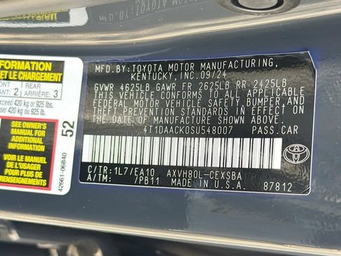 Used 2025 Toyota Camry SE FWD image 31