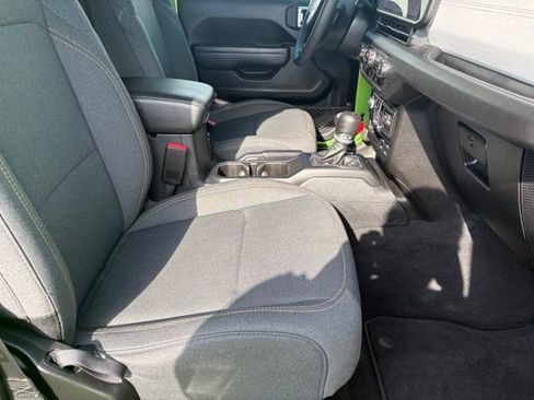 Used 2025 Jeep Gladiator Sport AWD/4WD image 19
