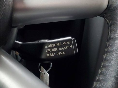 Used 2009 Jeep Wrangler Unlimited Sahara w/ Dual Top Group image 19