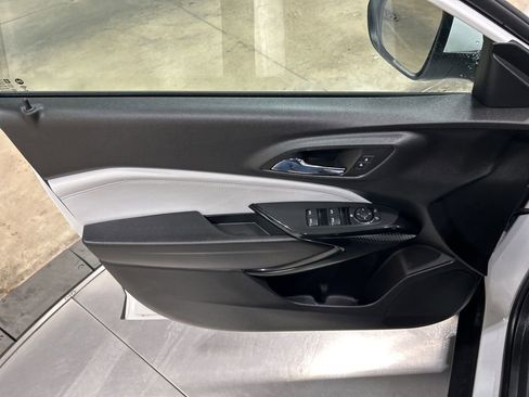 Used 2024 Chevrolet Trax LT image 13