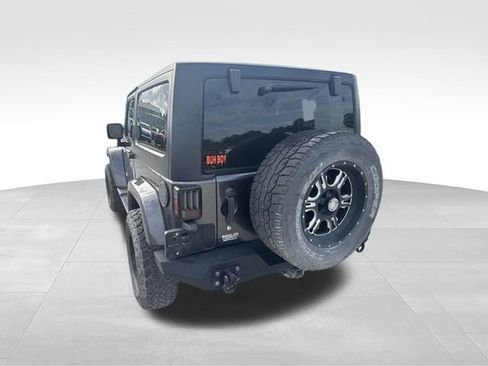 Used 2017 Jeep Wrangler Sahara w/ Connectivity Group AWD/4WD image 46