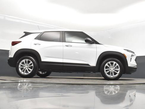 New 2025 Chevrolet TrailBlazer LS w/ LS Convenience Package FWD image 43